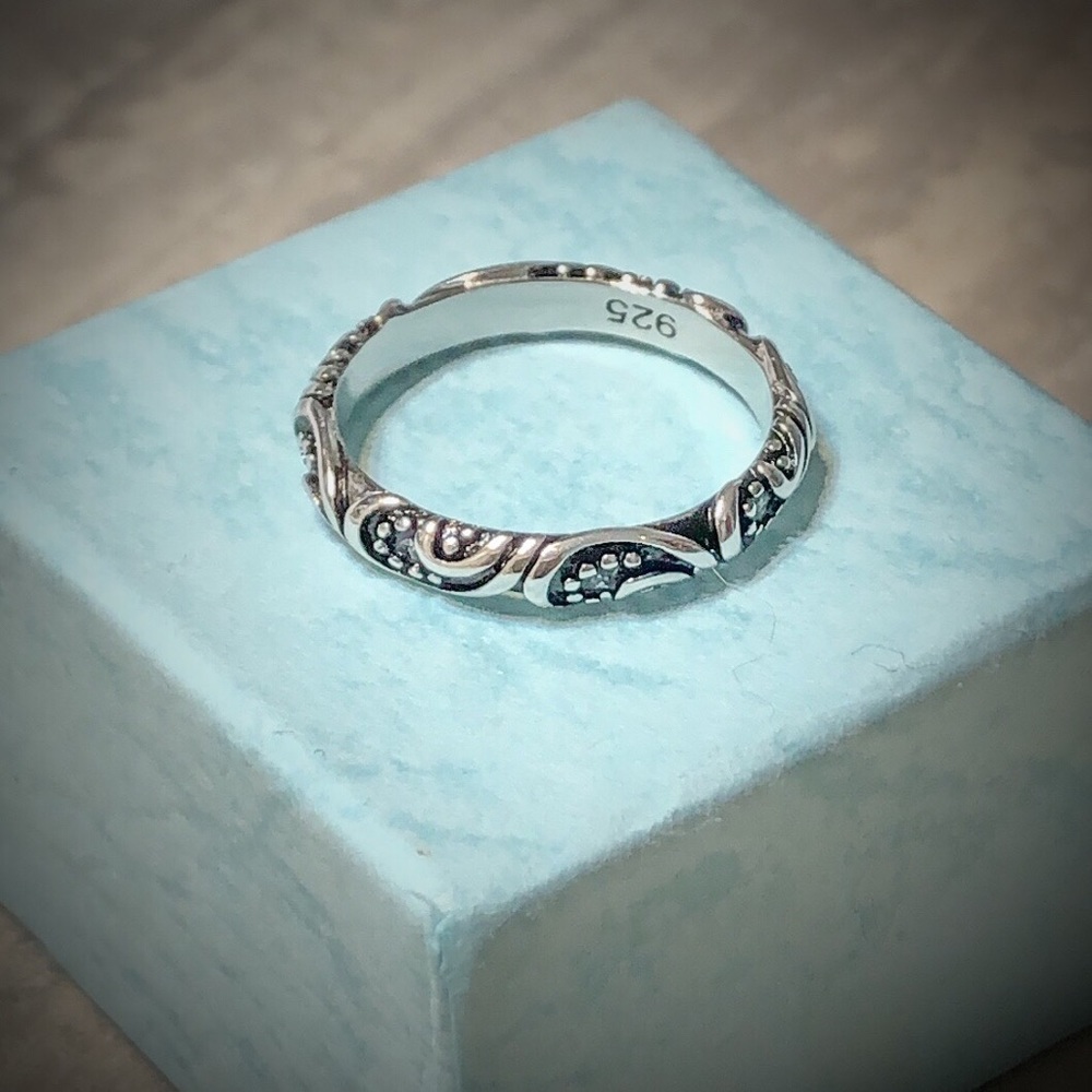 💕Beautiful Bali Style Sterling Silver Ring💕 - Picture 2 of 8